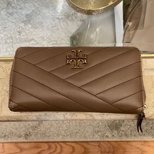 Tory Burch wallet
